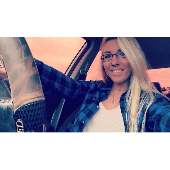 Meet your Posher, Loren - Picture 1 of 1